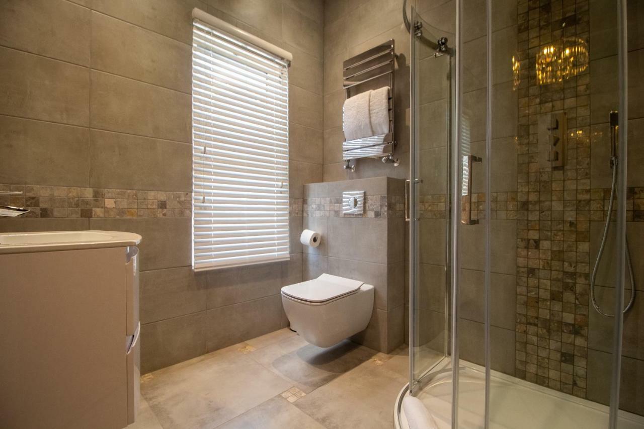 بيتربرو Signature Suites المظهر الخارجي الصورة